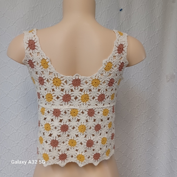 New In Women Size S/m Crochet Floral Women Top - White, Yellow, Brown - Picture 5 of 11